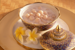 Glutinous Taro Balls in Coconut Syrup